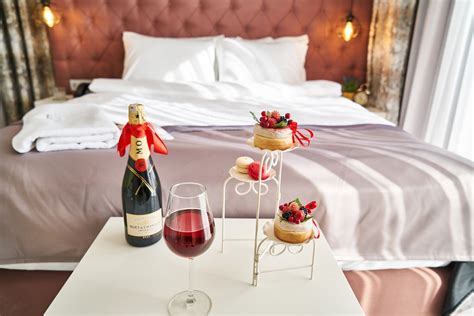 Hotel Packages .